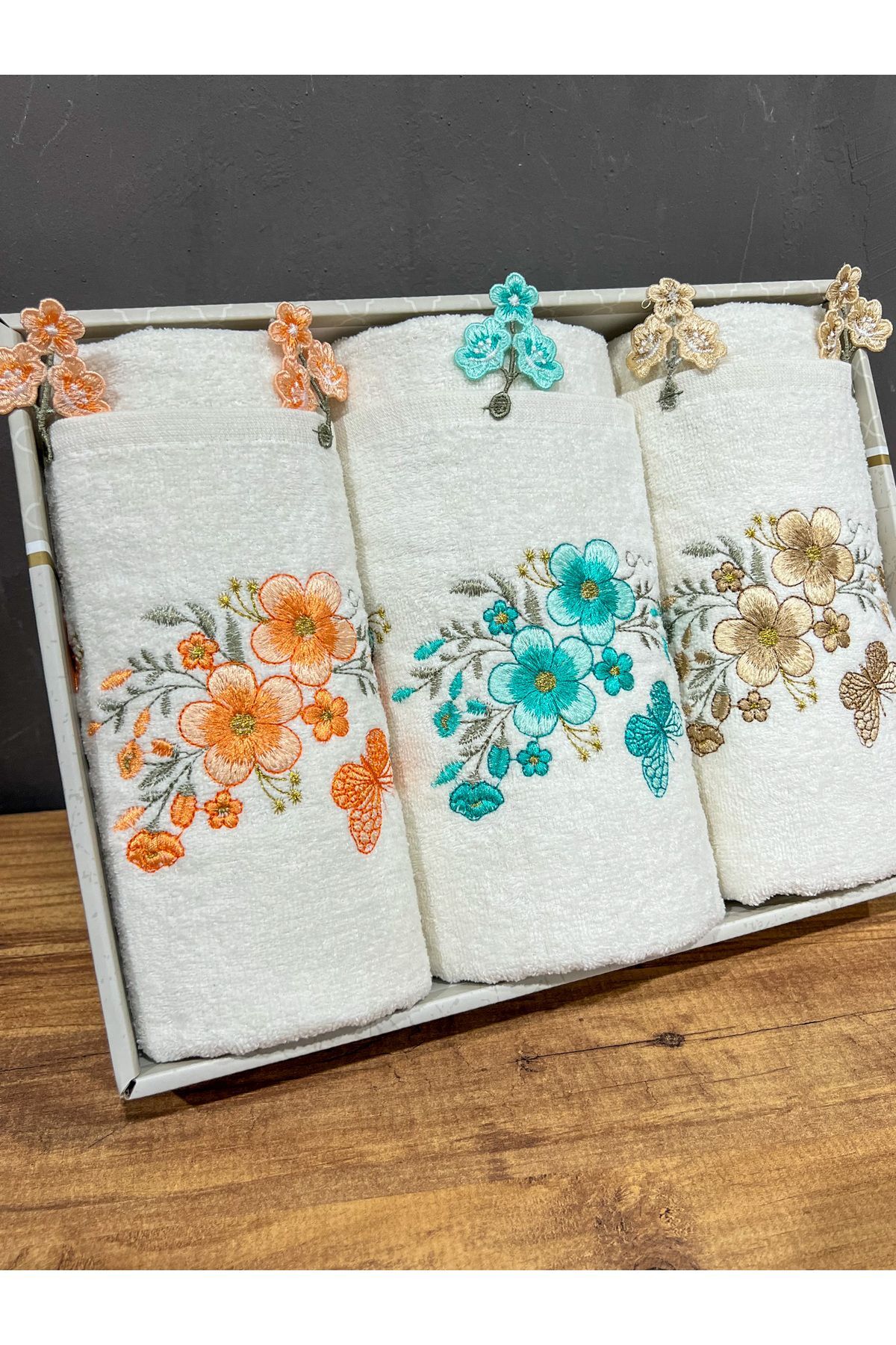 3-Piece Embroidery Earring Boxed Dowry 50x90 Velvet Hand and Face Towel