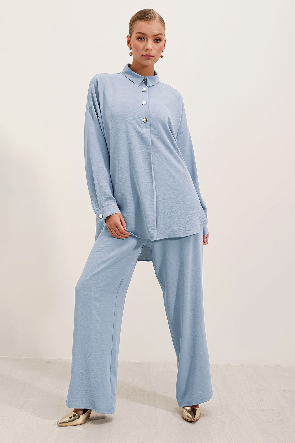 complete the look image