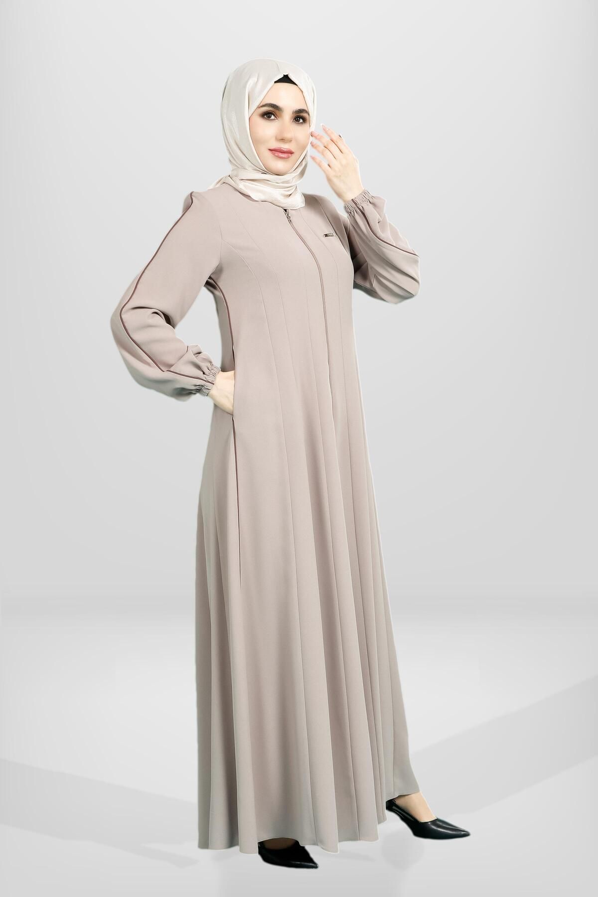 مانتو و عبای پوشیده زنانه ZIPPERED BIYE به تفصیل در کنار جیب با COCOCH CUT BEIGE COLOR FERACE 3902 Beyza