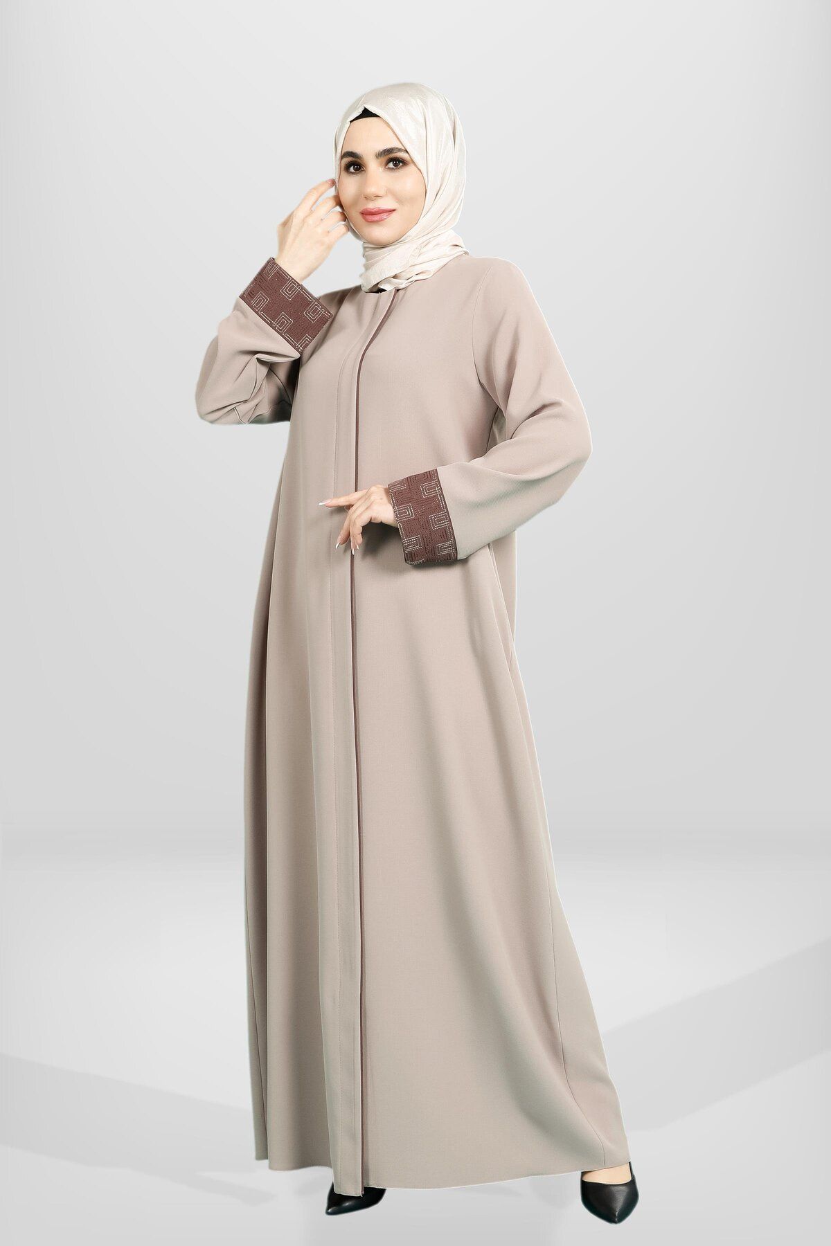 مانتو و عبای پوشیده زنانه کاف کولی زیپ دار رنگ بژ به تفصیل FERACE 3972 Beyza