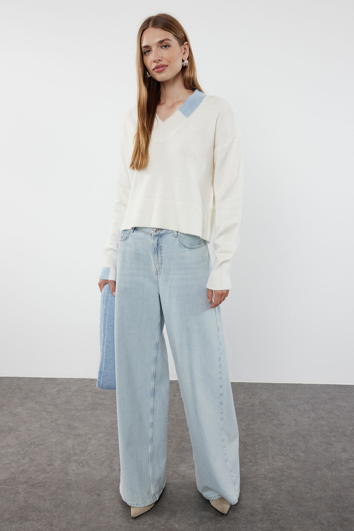 Trendyolmilla  Ekru Yumuşak Dokulu Atkılı Triko Kazak TWOAW25KZ00205 - Görsel 2