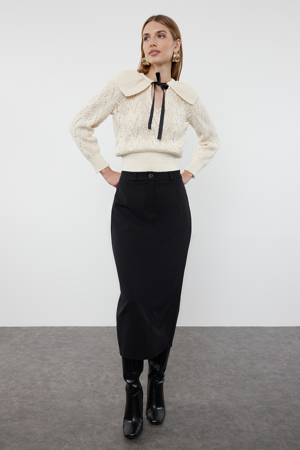 Trendyolmilla  Taş Yumuşak Dokulu Kurdele/Fiyonk Ve İnci Detaylı Polo Yaka Triko Kazak TWOAW25KZ00158 - Görsel 2