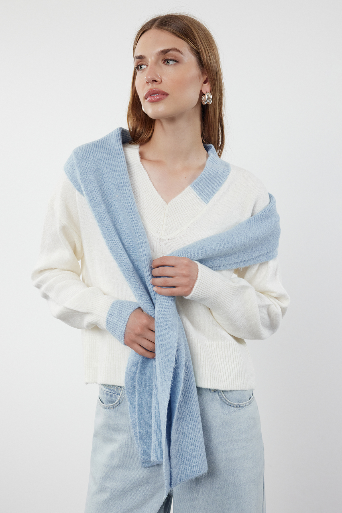 Trendyolmilla  Ekru Yumuşak Dokulu Atkılı Triko Kazak TWOAW25KZ00205