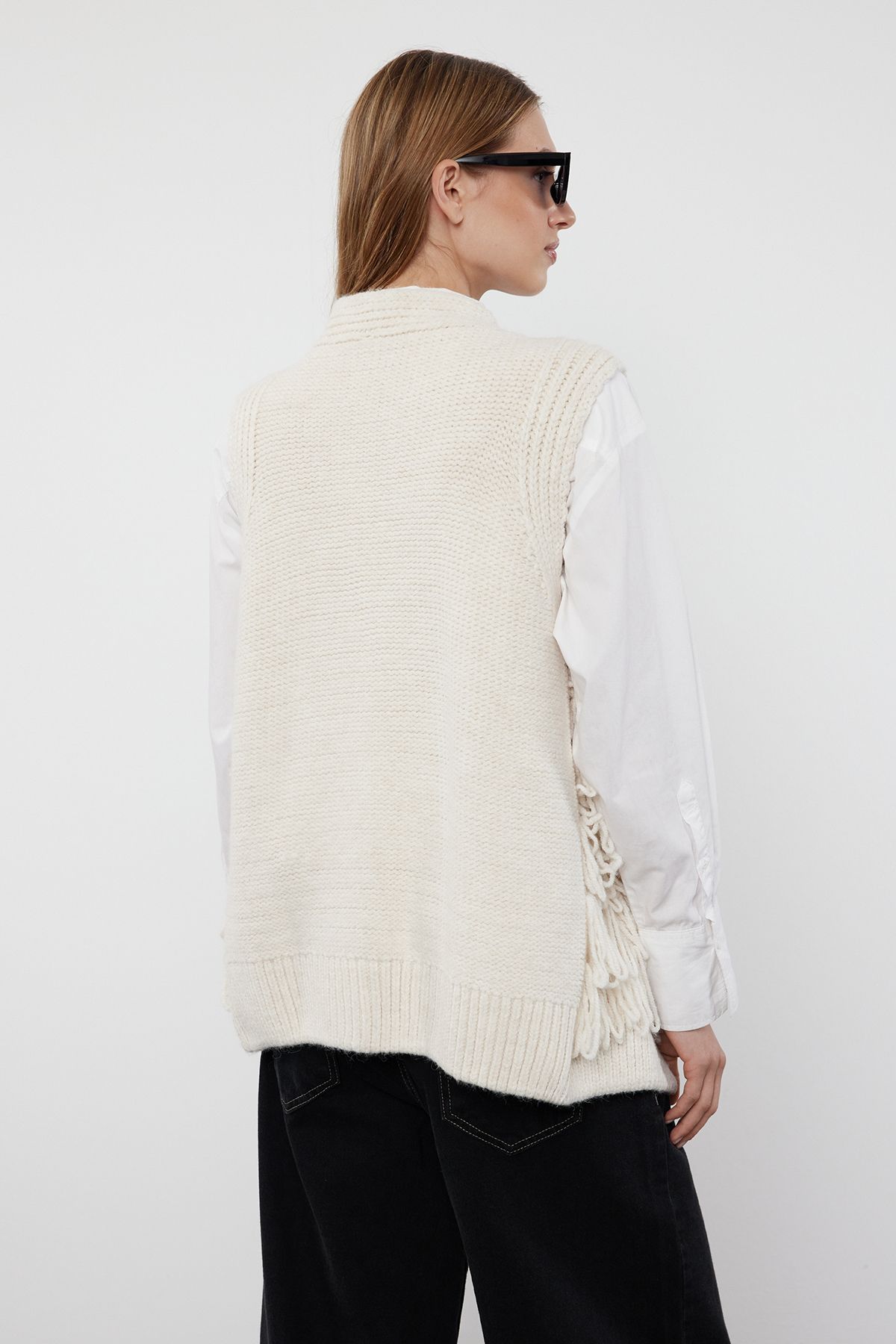 Trendyol Collection-Ecru Tassel Detailed Regular Vest - TWOAW25YE00009 5