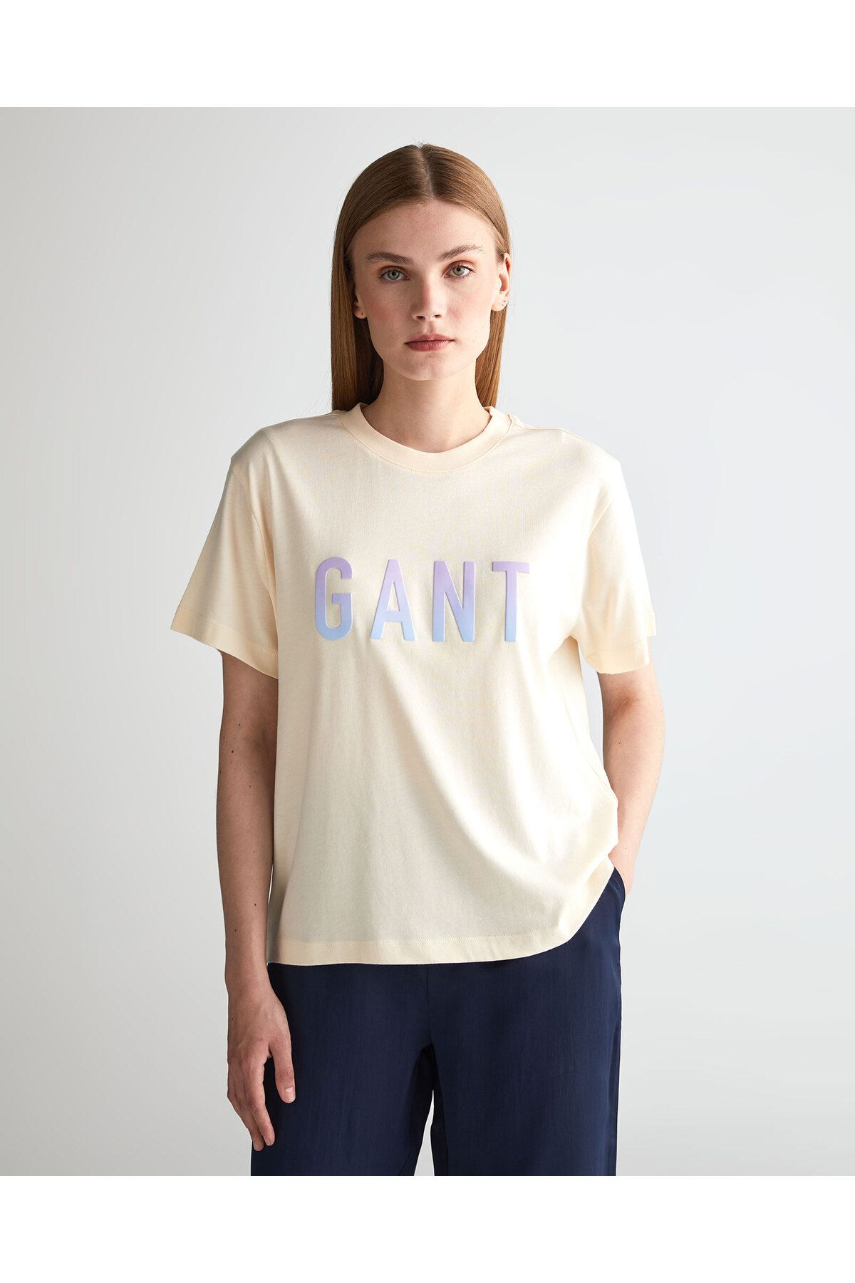 Gant Kadın Krem Oversize Fit Bisiklet Yaka Logolu T-shirt