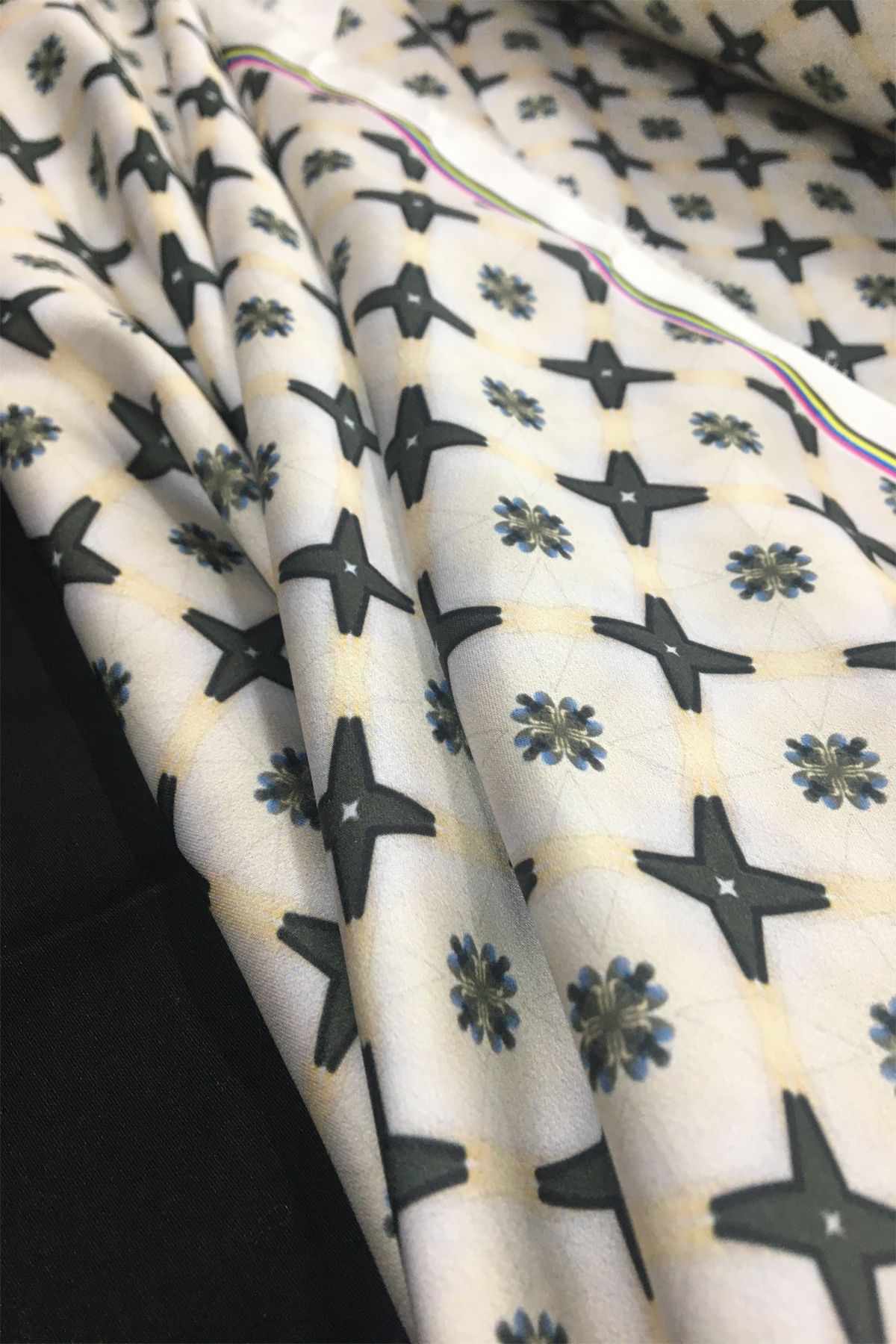 Yiğit Kumaş-Soft Satin Patterned Thin Draped Fabric 4