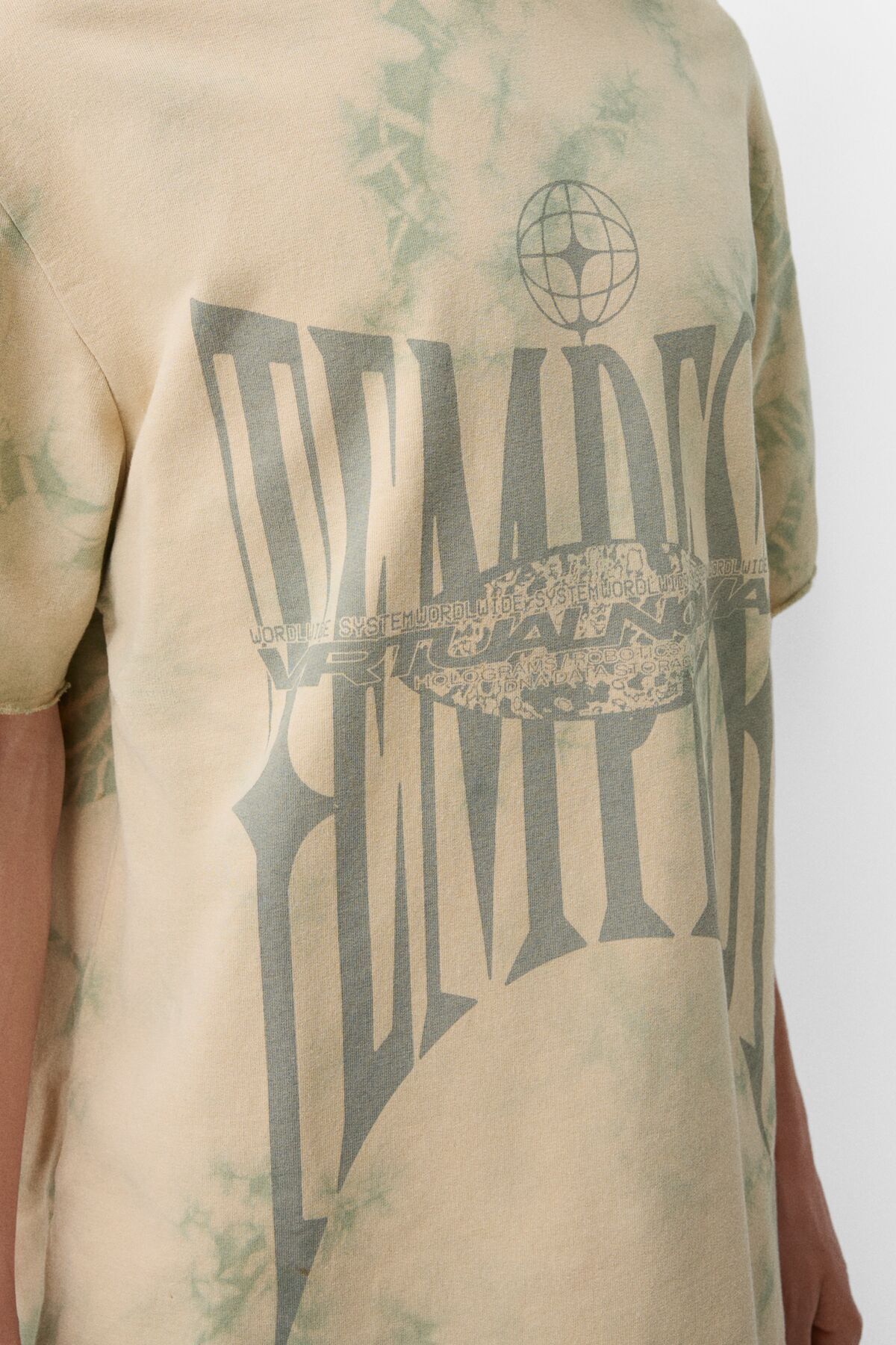 Bershka-Tie-Dye Patterned Short-Sleeved T-Shirt 6