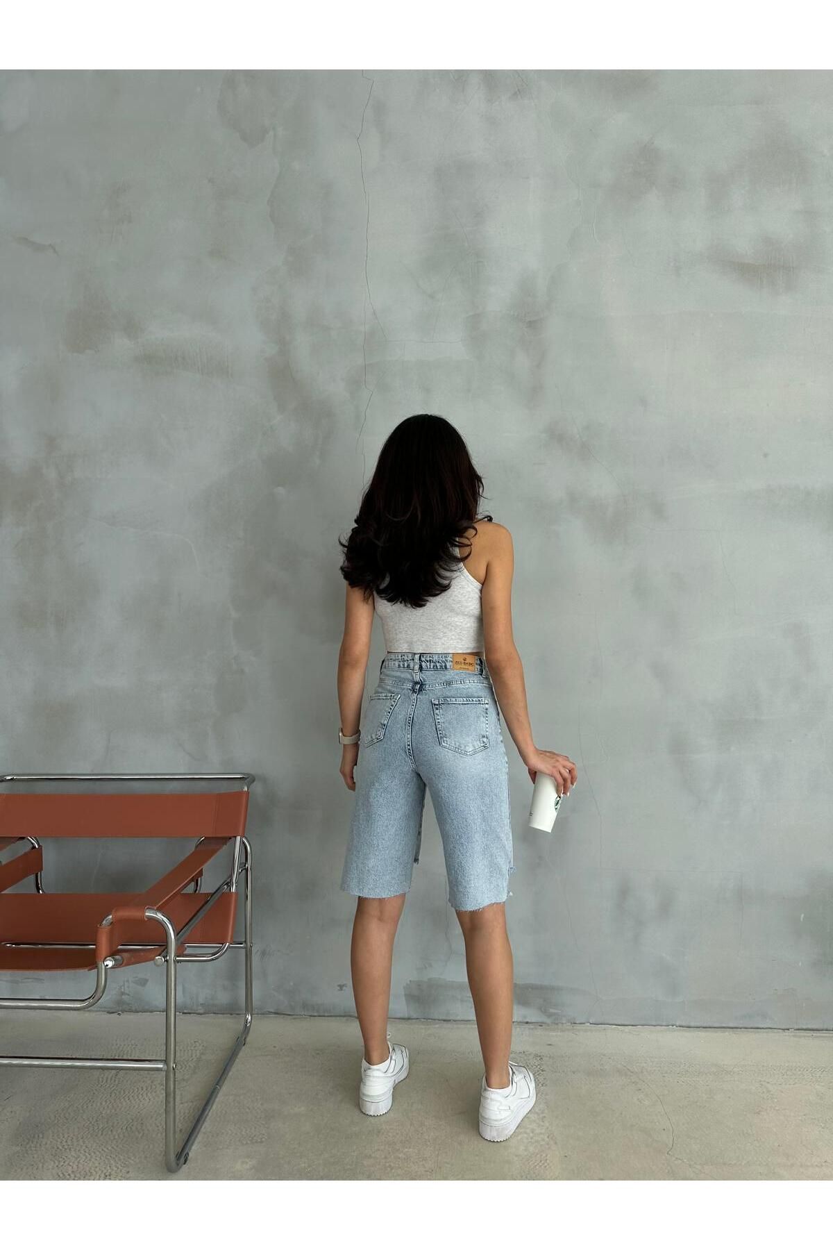 Zeo Basic-Blue LaseredBermudaShorts - Ripped Detail 2