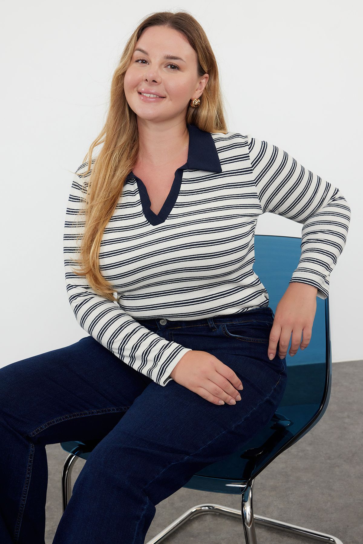 Trendyol Curve Bluzka Z Dzianiny Bawełnianej W Kolorze Granatowym I Dużym Dekoltem Camisole Kobieta - 2XL