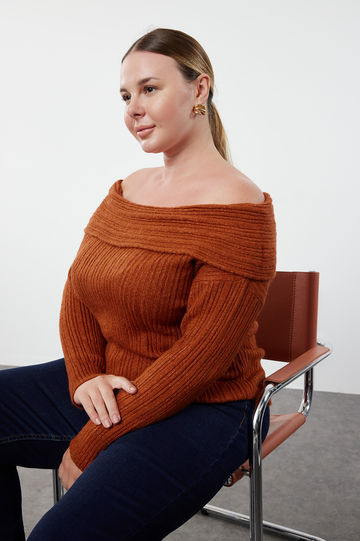 Trendyolmilla Curve Kiremit Fitilli Carmen Yaka Triko Kazak TBBAW25AN00002