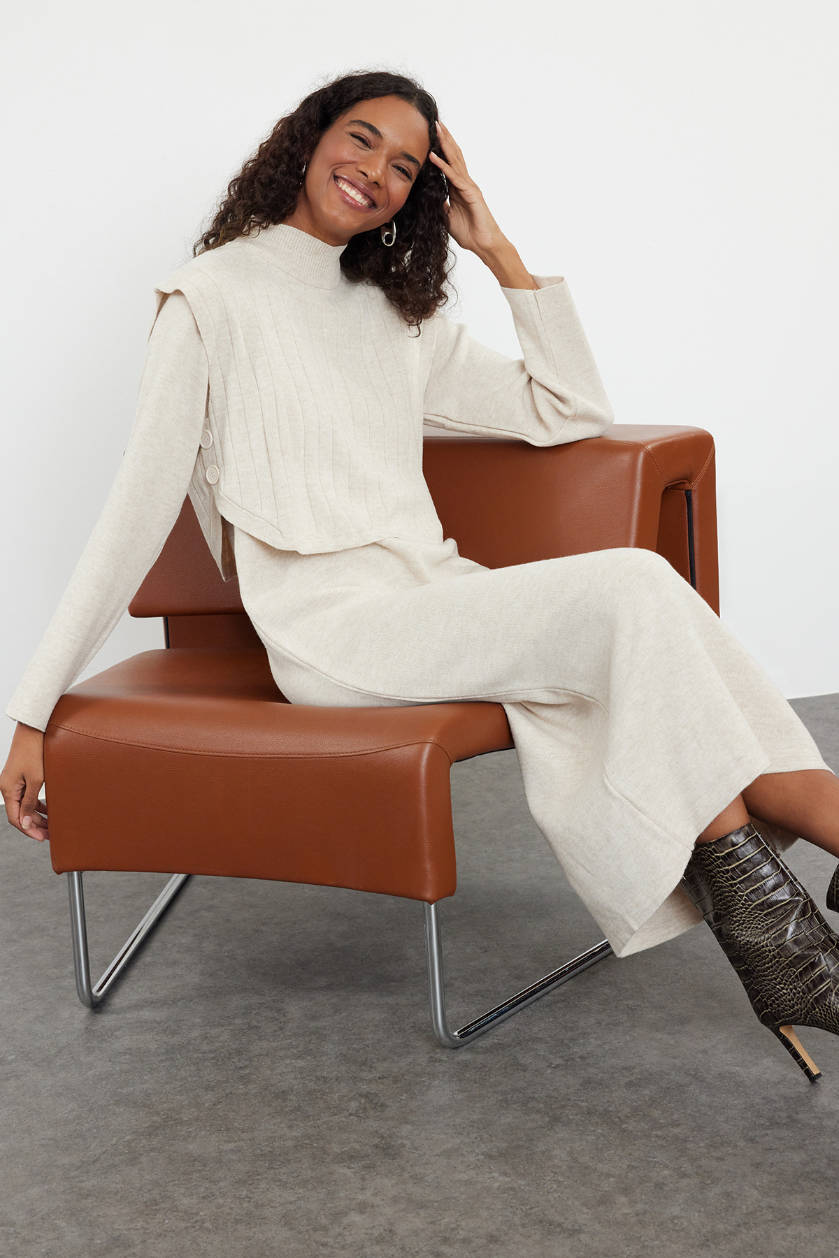 Trendyol Modest Zestaw sweter i sukienka dzianinowa - Stone Tctaw25us00058