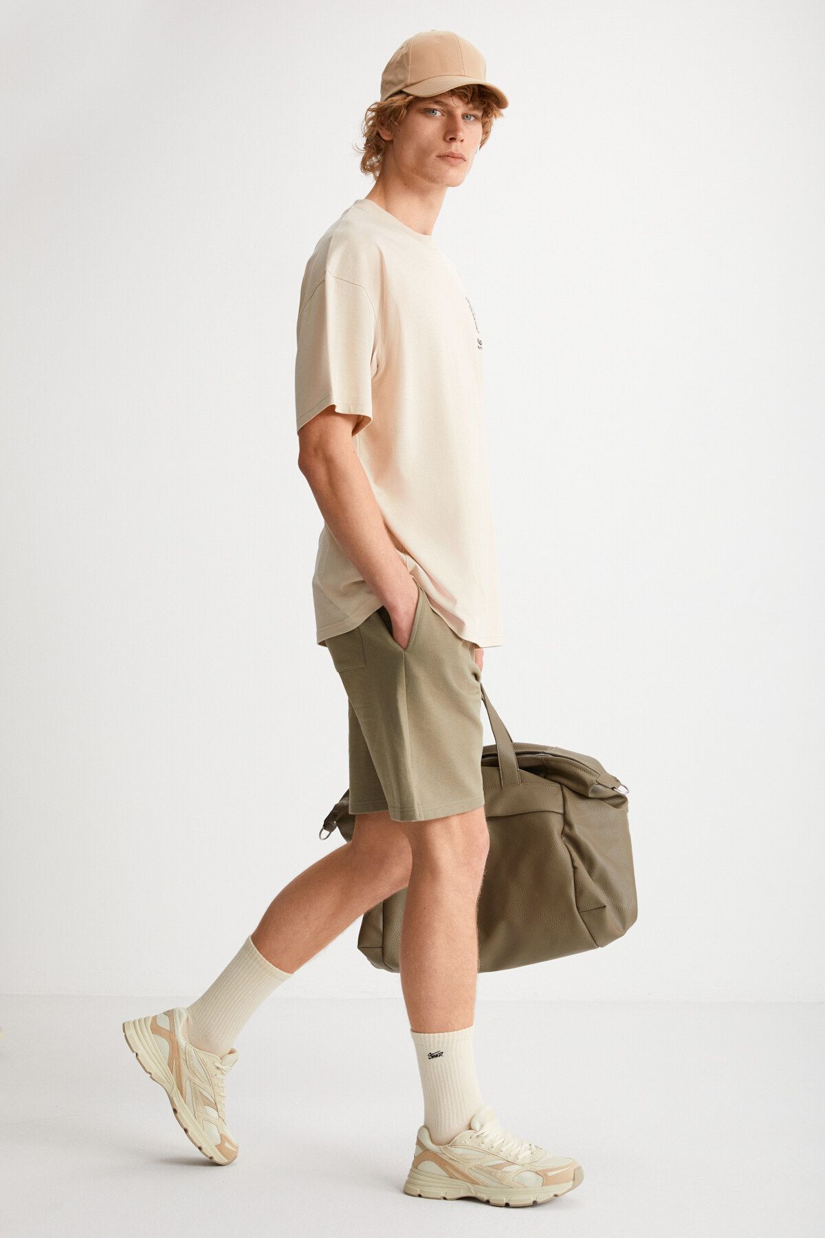 UNCERTAIN Erkek Comfort Fit Haki Şort & Bermuda