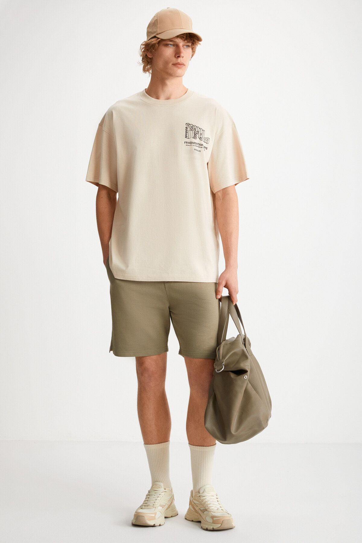 UNCERTAIN Erkek Comfort Fit Haki Şort & Bermuda
