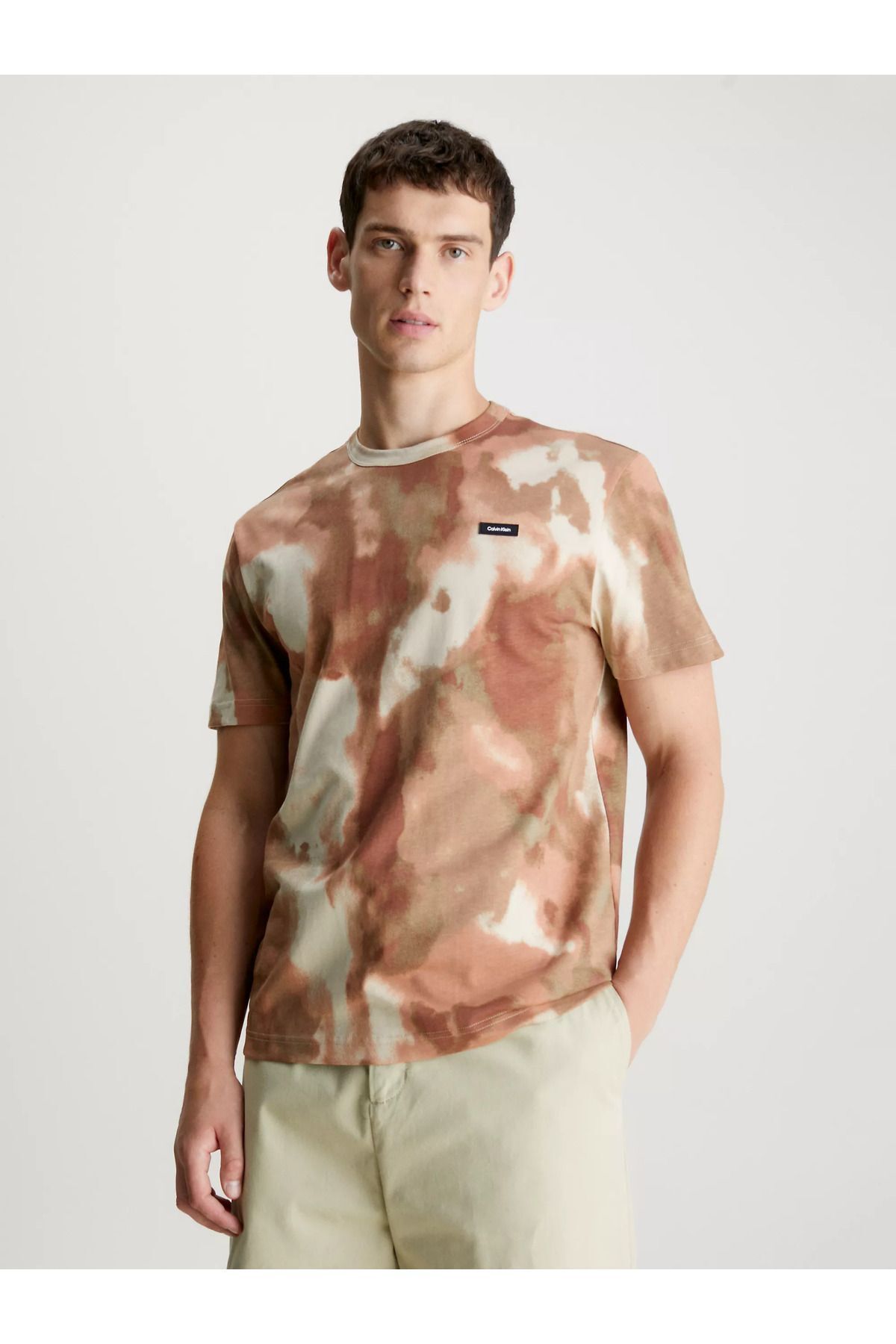 تی شرت نود مردانه قالب معمولی با نام تجاری آقایان روزانه Beige K10K12759 0F6 Calvin Klein
