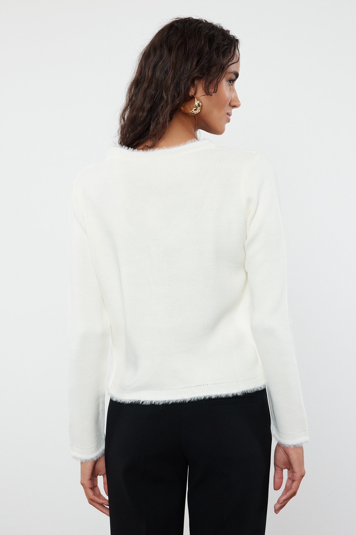 Trendyolmilla  Ekru Düğme Detaylı Tüylü Yumuşak Dokulu Triko Hırka TWOAW25HI00105 - Görsel 5