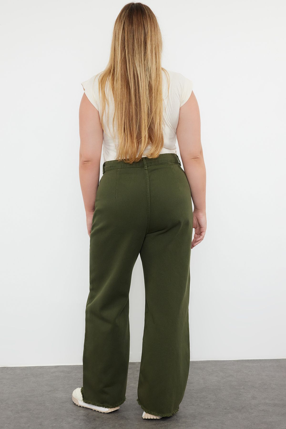 Trendyol Curve-Hohe Taille, weites Bein, große Jeans TBBAW25CJ00001 5
