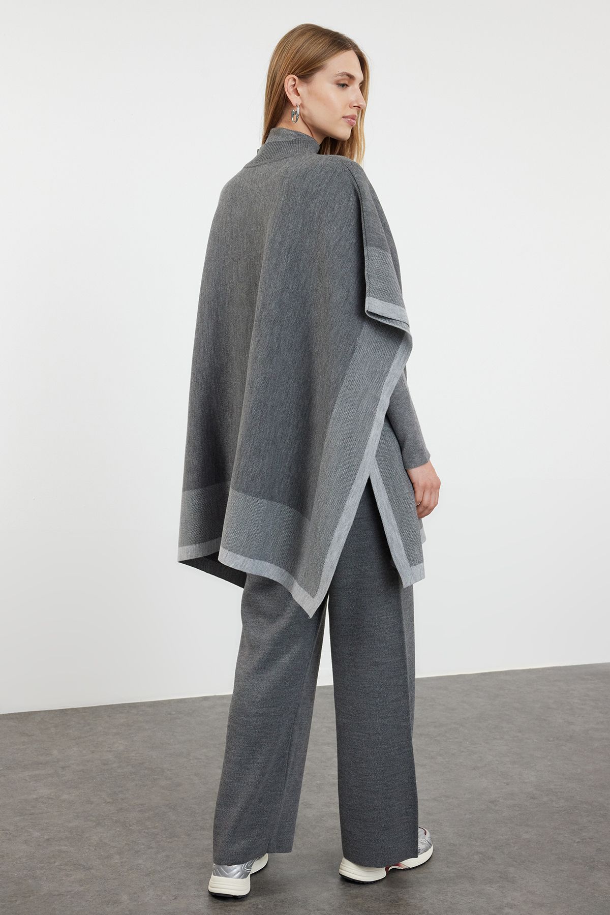 Trendyol Modest-Gray Knitwear Pants and Top Set - Color Block TCTAW25US00018 5