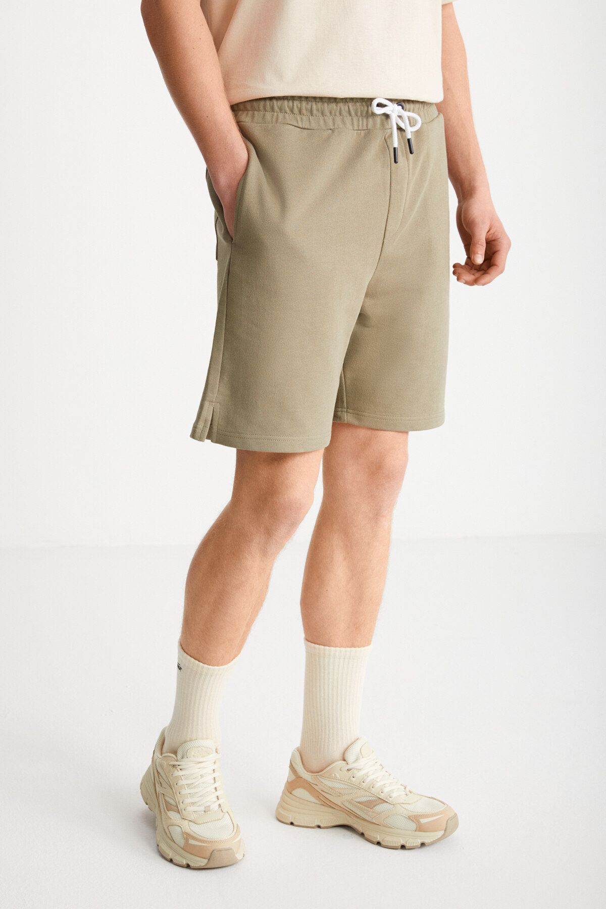 UNCERTAIN Erkek Comfort Fit Haki Şort & Bermuda