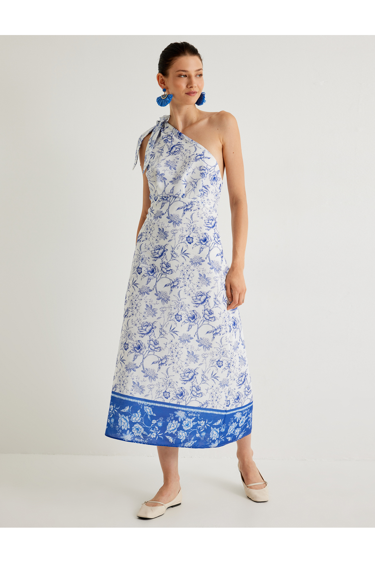 X Melis Ağazat - لباس میدی یک شانه گلدار با ریزه کاری پاپیون