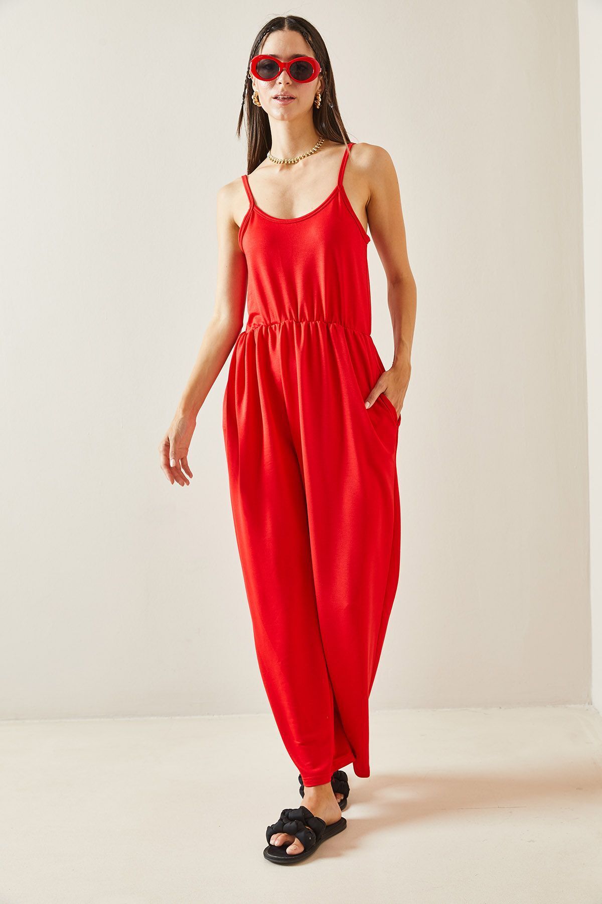 XHAN-5YXK6-48816-04 Model Red Thin Strap Maxi Jumpsuit 4