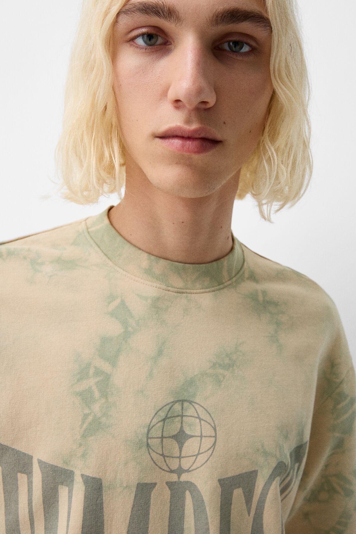 Bershka-Tie-Dye Patterned Short-Sleeved T-Shirt 4