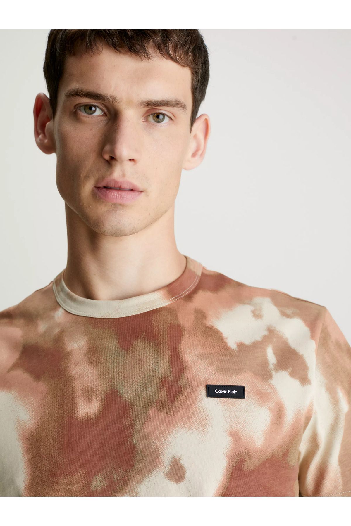 تی شرت نود مردانه قالب معمولی با نام تجاری آقایان روزانه Beige K10K12759 0F6 Calvin Klein