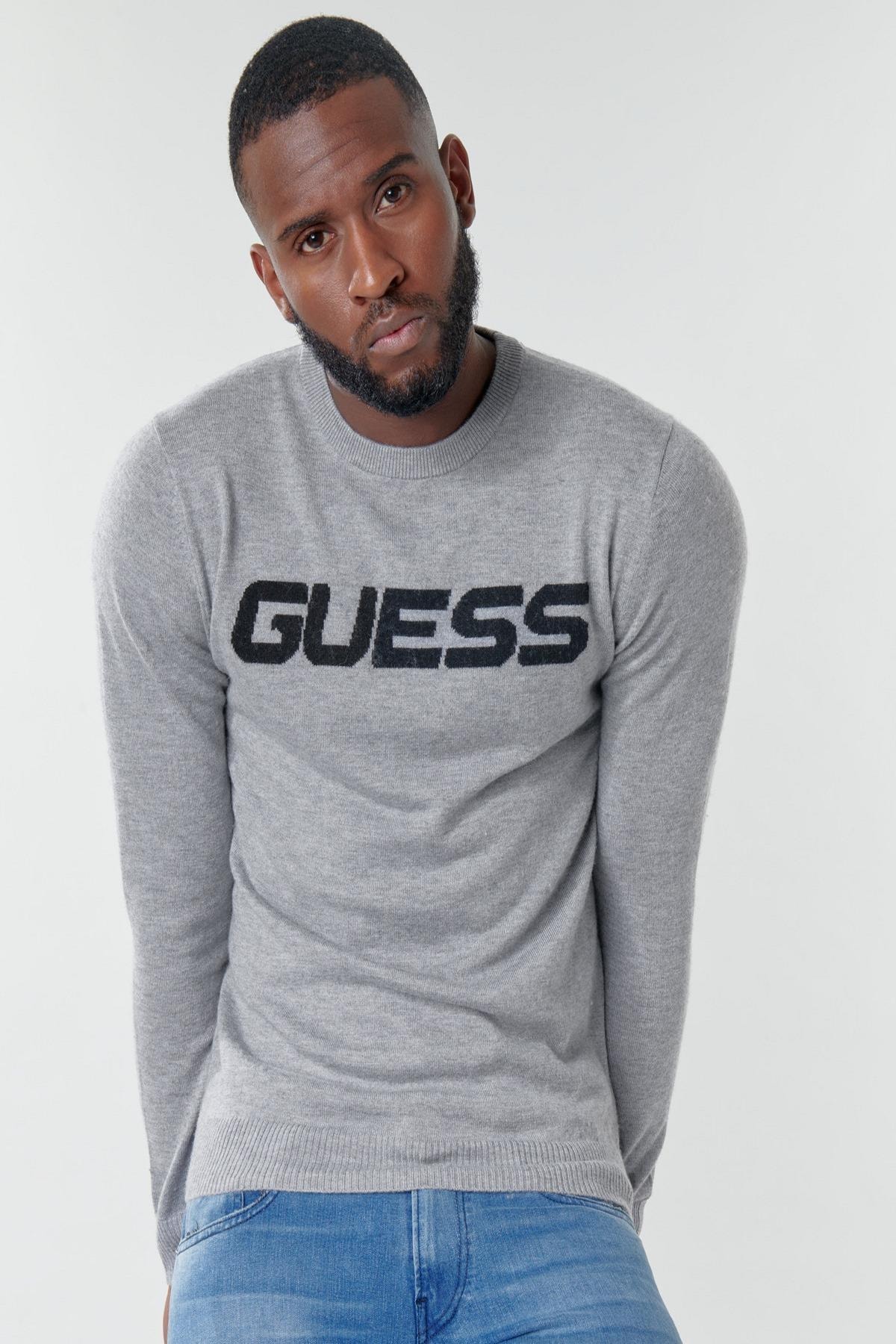 بلوز طوسی یقه گرد طرح چاپی لوگو آستین بلند مردانه گس Guess (برند آمریکا)
