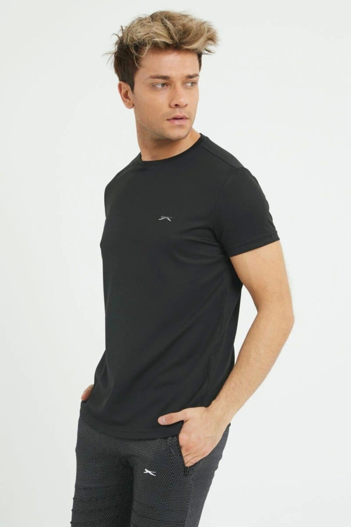 Hollister black t shirt deals