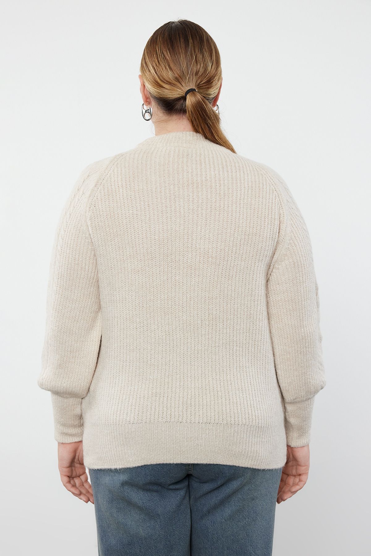 Trendyol Curve-Sweter z plecionej dzianiny o miękkiej teksturze i kamiennych włosach - TBBAW25AN00015 5