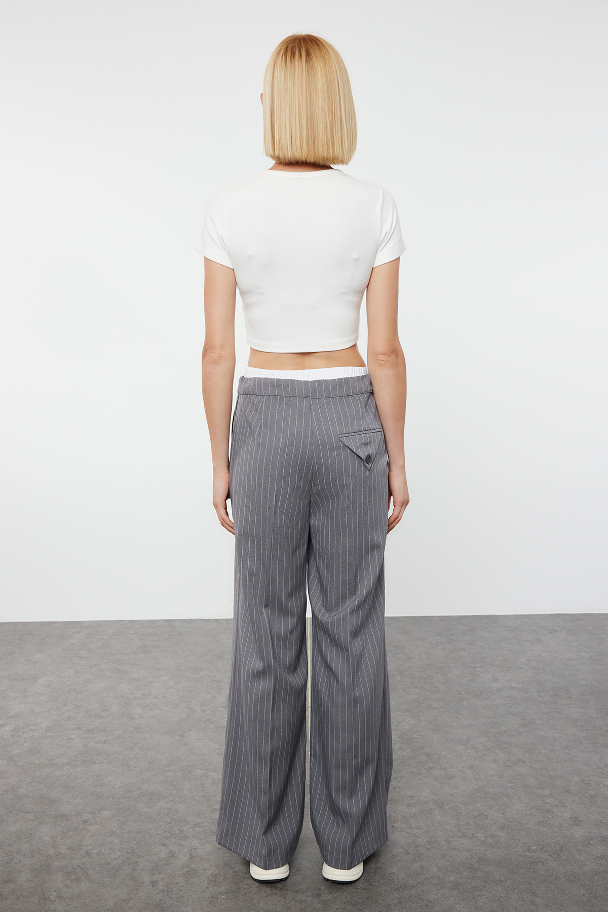 Trendyolmilla  Gri Boxer Detalı Wide Leg/Geniş Paça Dokuma Kumaş Pantolon TWOAW25PL00014 - Görsel 5