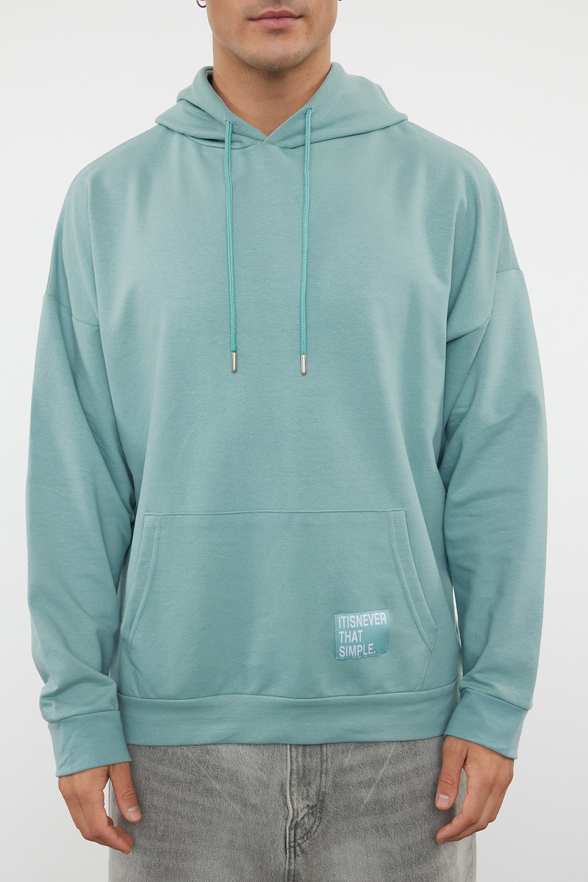 Trendyolmilla  Mint Oversize Kapüşonlu Uzun Kollu Etiket Aplikeli Sweatshirt TMNSS21SW0221 - Görsel 3