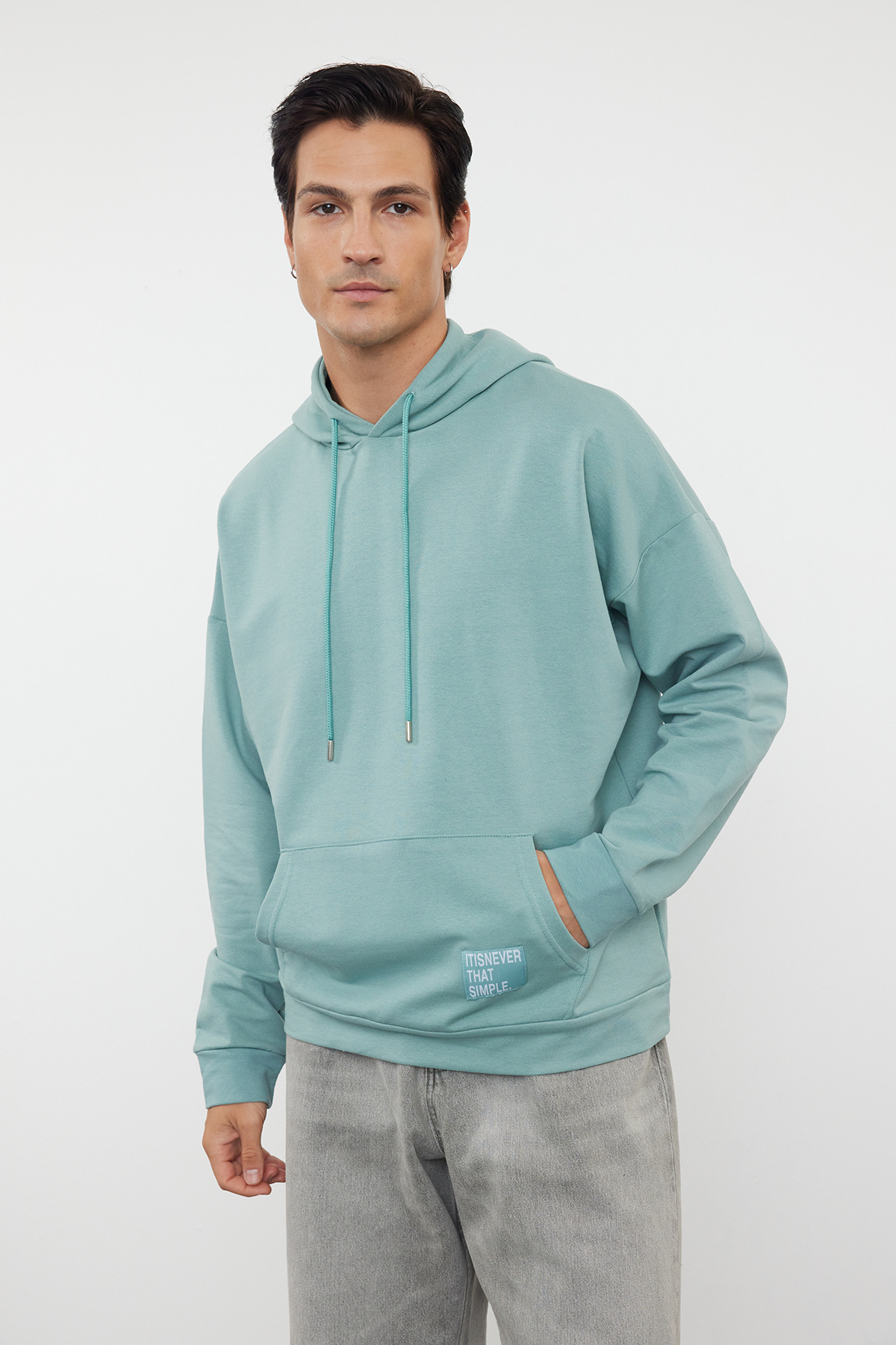 Trendyolmilla  Mint Oversize Kapüşonlu Uzun Kollu Etiket Aplikeli Sweatshirt TMNSS21SW0221