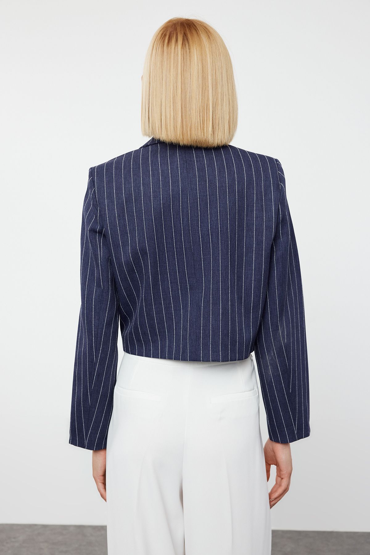 Trendyol Collection-Granatowa marynarka o regularnym kroju w paski - TWOSS23BC00029 5