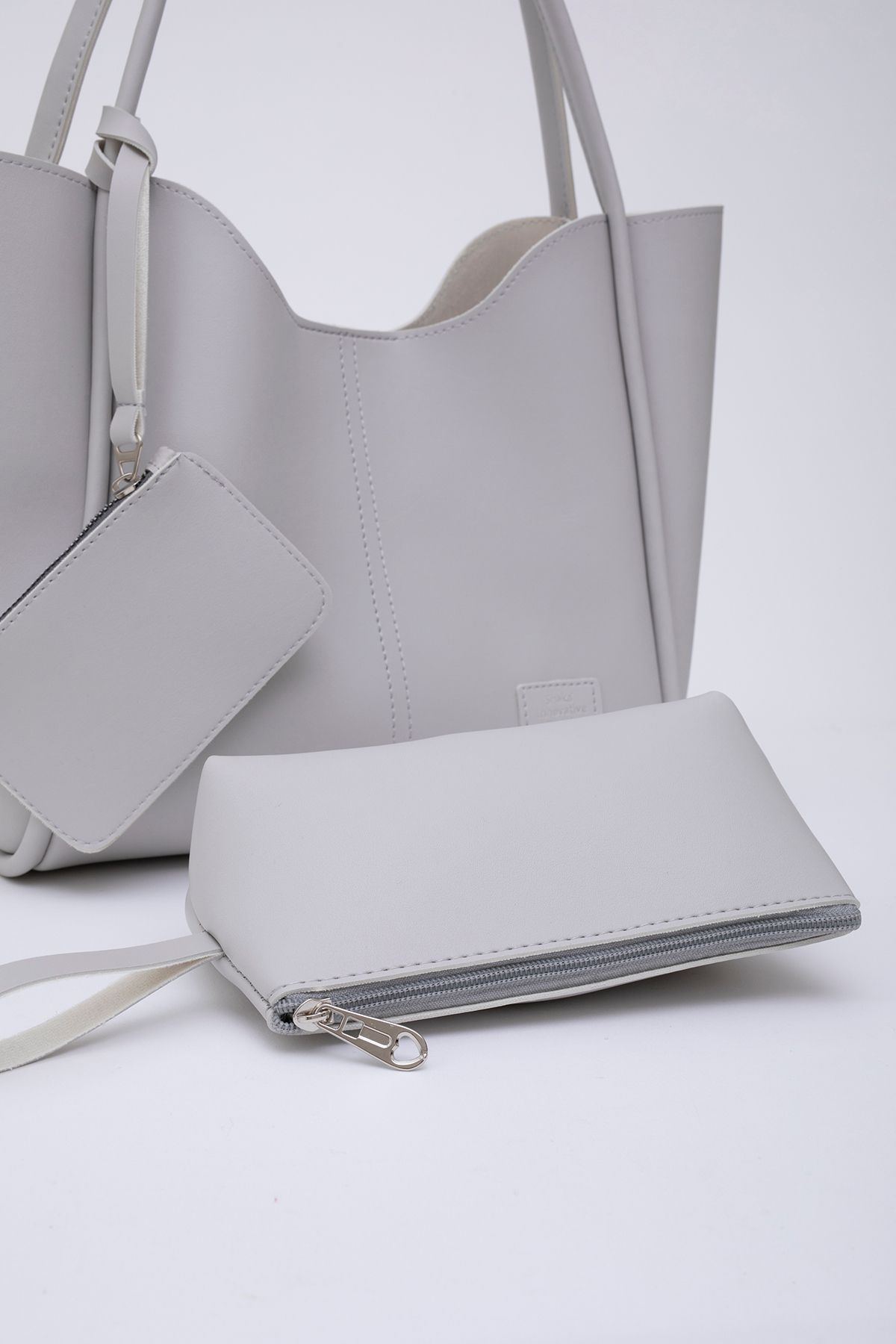 https://cdn.dsmcdn.com/ty1441/product/media/images/prod/QC/20240725/17/6f15809b-8068-323f-b789-42549e17da86/1_org_zoom.jpg