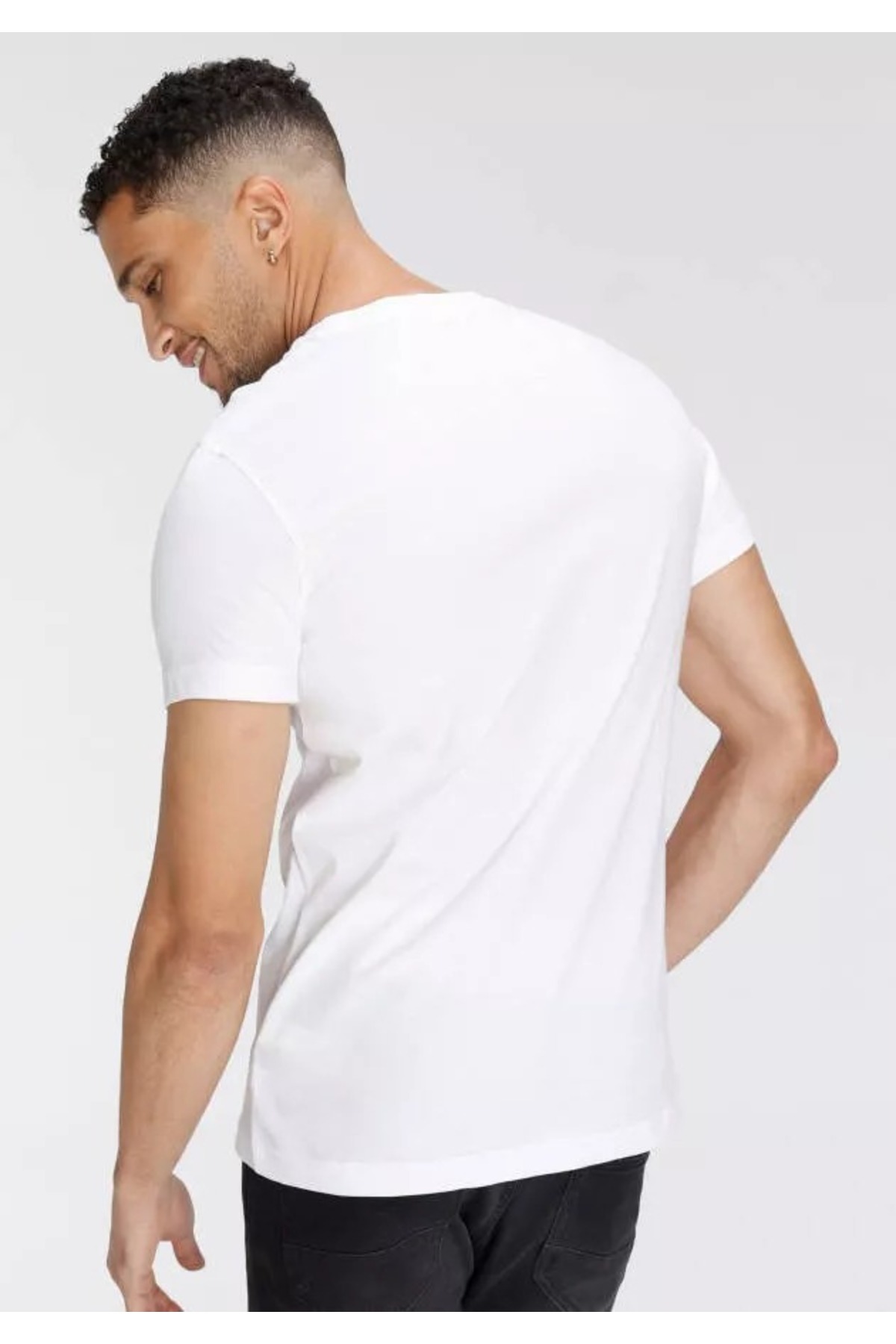 تیشرت مردانه سفید کلوین کلاین | j30j322547prs اورجینال - تصویر 4