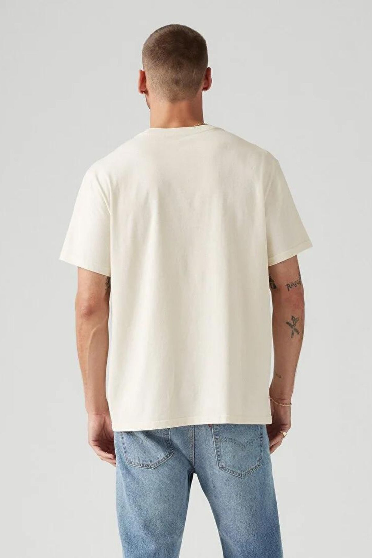تی شرت سفید مردانه پیراهن کرم مناسب A2082 0203 Levi's