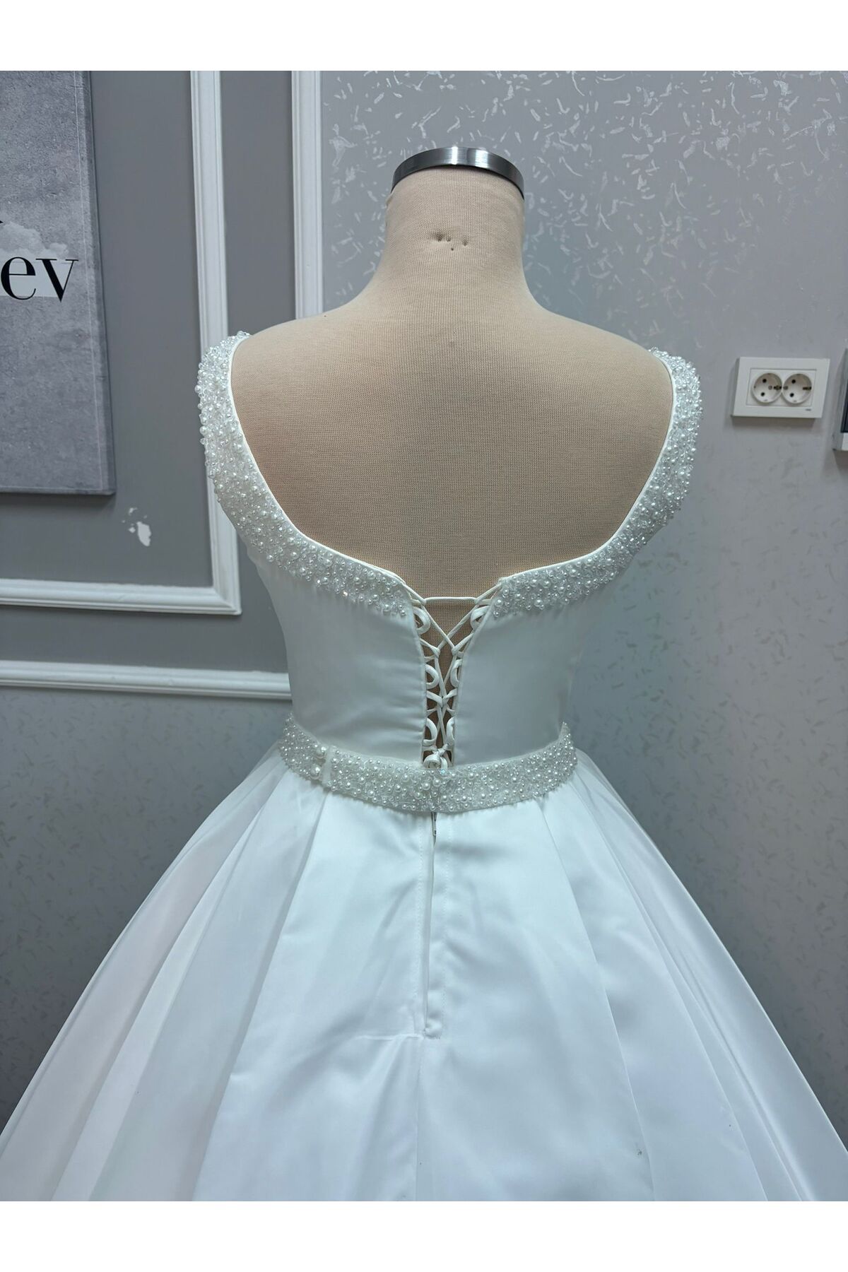 https://cdn.dsmcdn.com/ty1441/product/media/images/prod/QC/20240725/18/d733aa75-2797-3b19-9a69-804f5d385c65/1_org_zoom.jpg