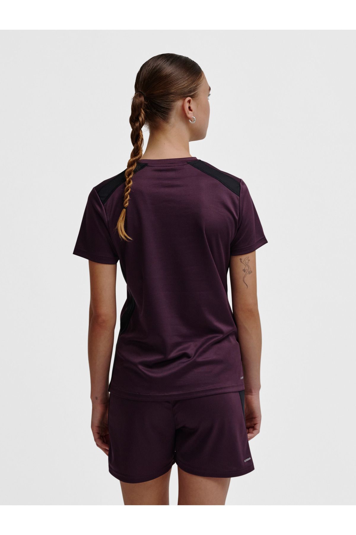 complete the look image