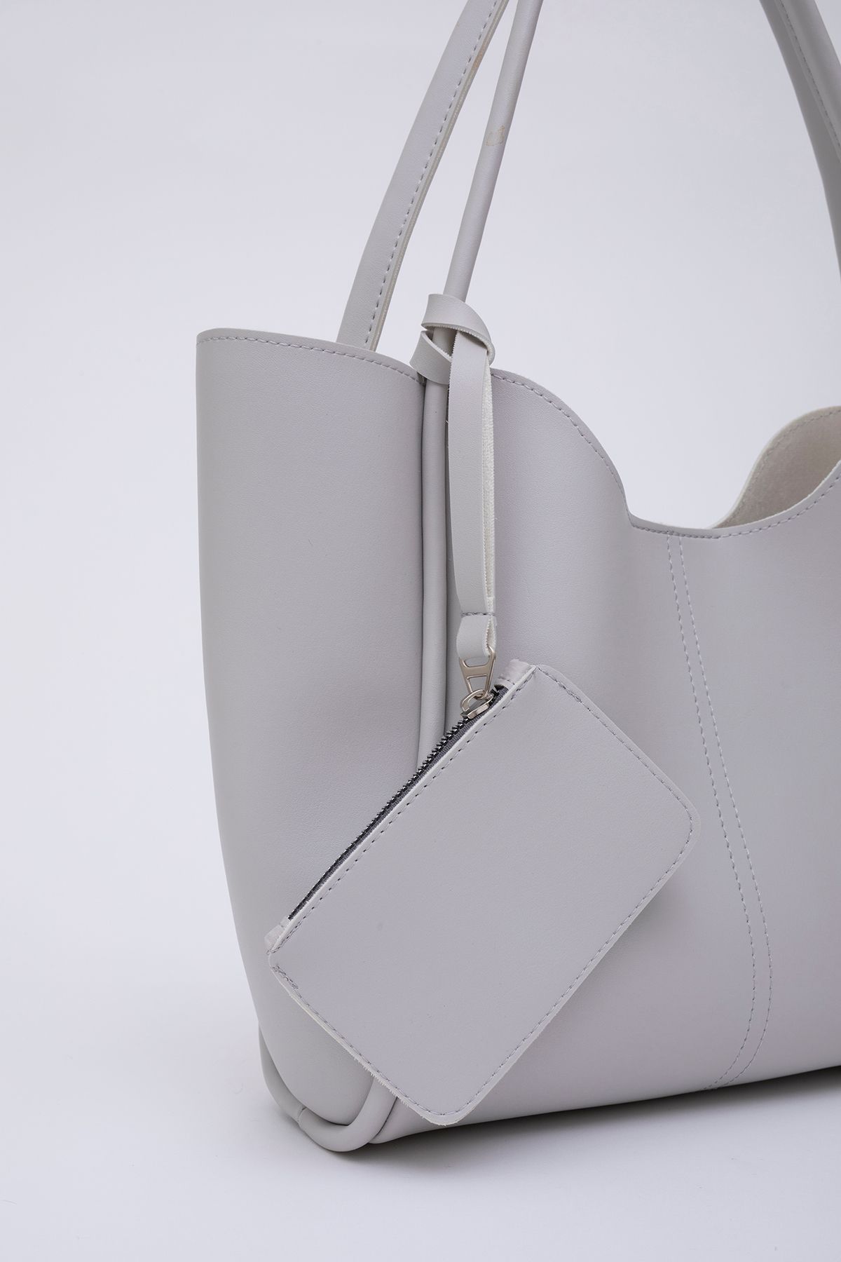 https://cdn.dsmcdn.com/ty1442/product/media/images/prod/QC/20240725/17/5ab518c2-1fe3-3d9a-8c0f-4408ab9c500c/1_org_zoom.jpg