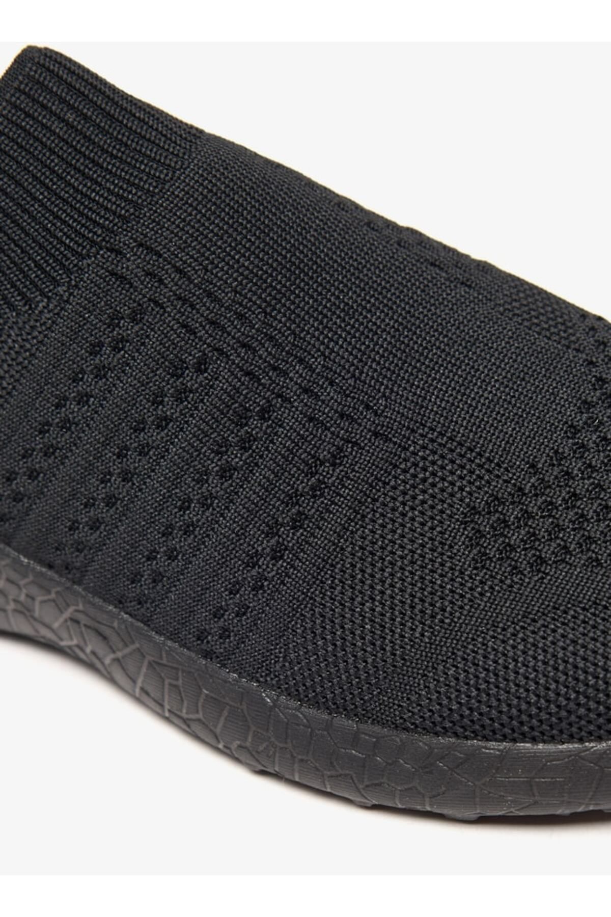 Dash-Textured Slip-On Walking Shoes with Pull Tabs 5