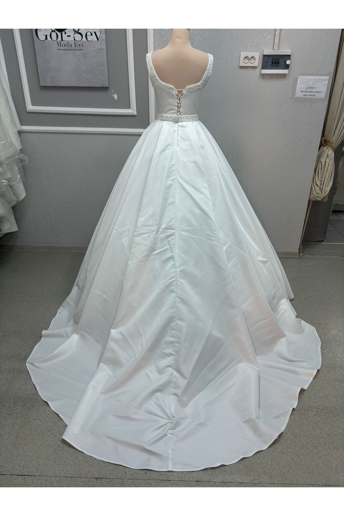 https://cdn.dsmcdn.com/ty1442/product/media/images/prod/QC/20240725/18/906a5be9-75f9-31c0-bade-e7bb673df35e/1_org_zoom.jpg