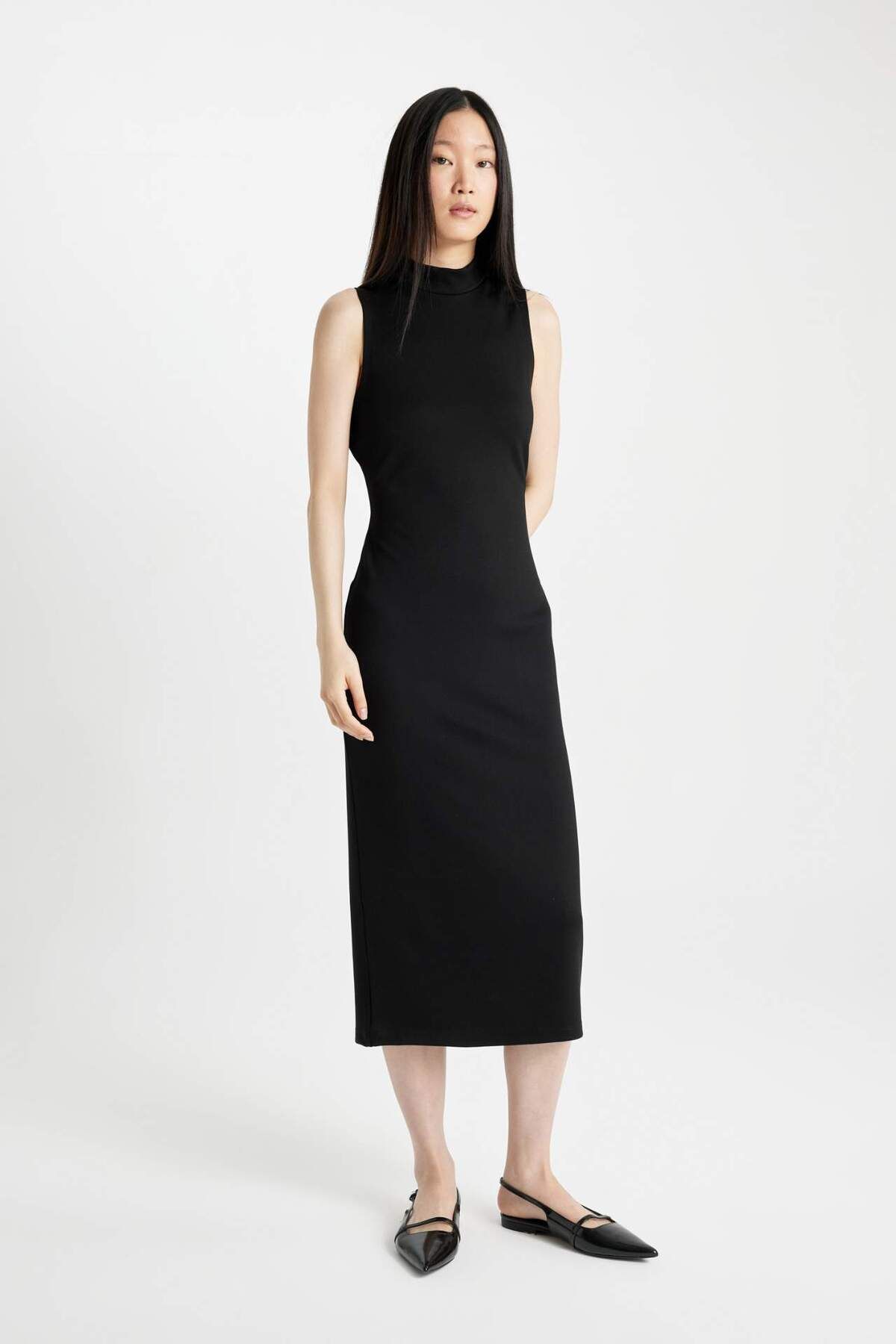 Bodycon Vücudu Saran Basic Düz Yarım Balıkçı Yaka Siyah Kolsuz Midi Elbise Y8841az23au