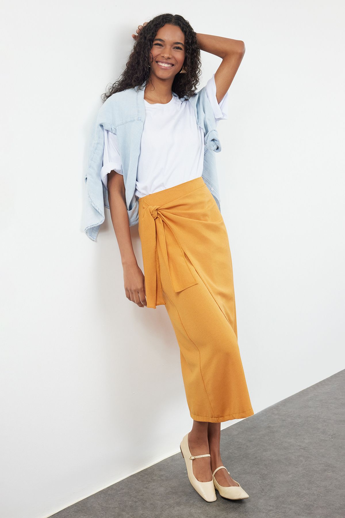 Trendyol Modest-Zimtfarbener gewebter Rock in Leinenoptik – Zweireihig und mit Bindedetail TCTSS24EE00002 1