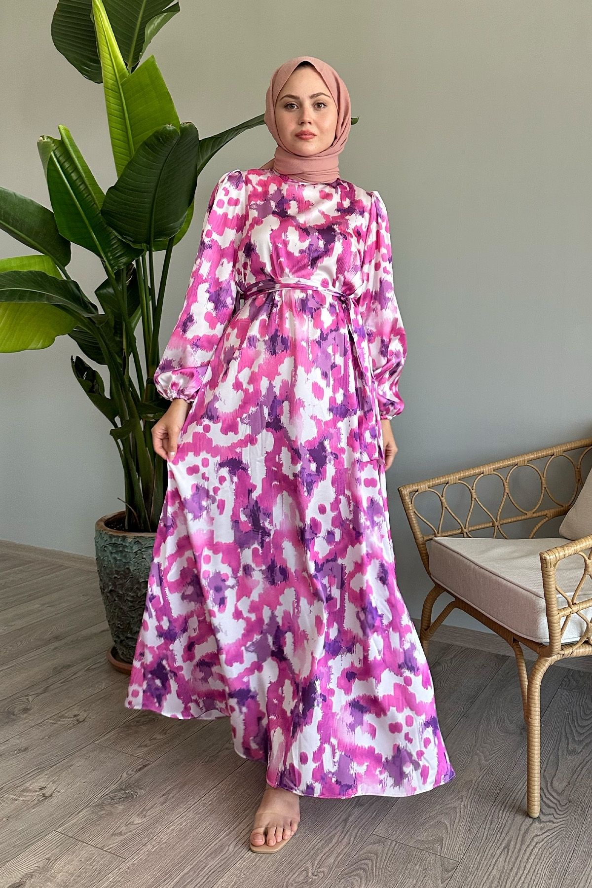 InStyle-Rochie din satin fucsia - Model cu pensula 1