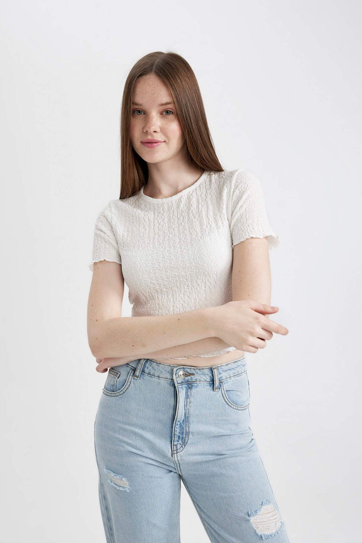 DeFacto Tailliertes Kurzarm-t-shirt Mit Rundhalsausschnitt für Damen - S