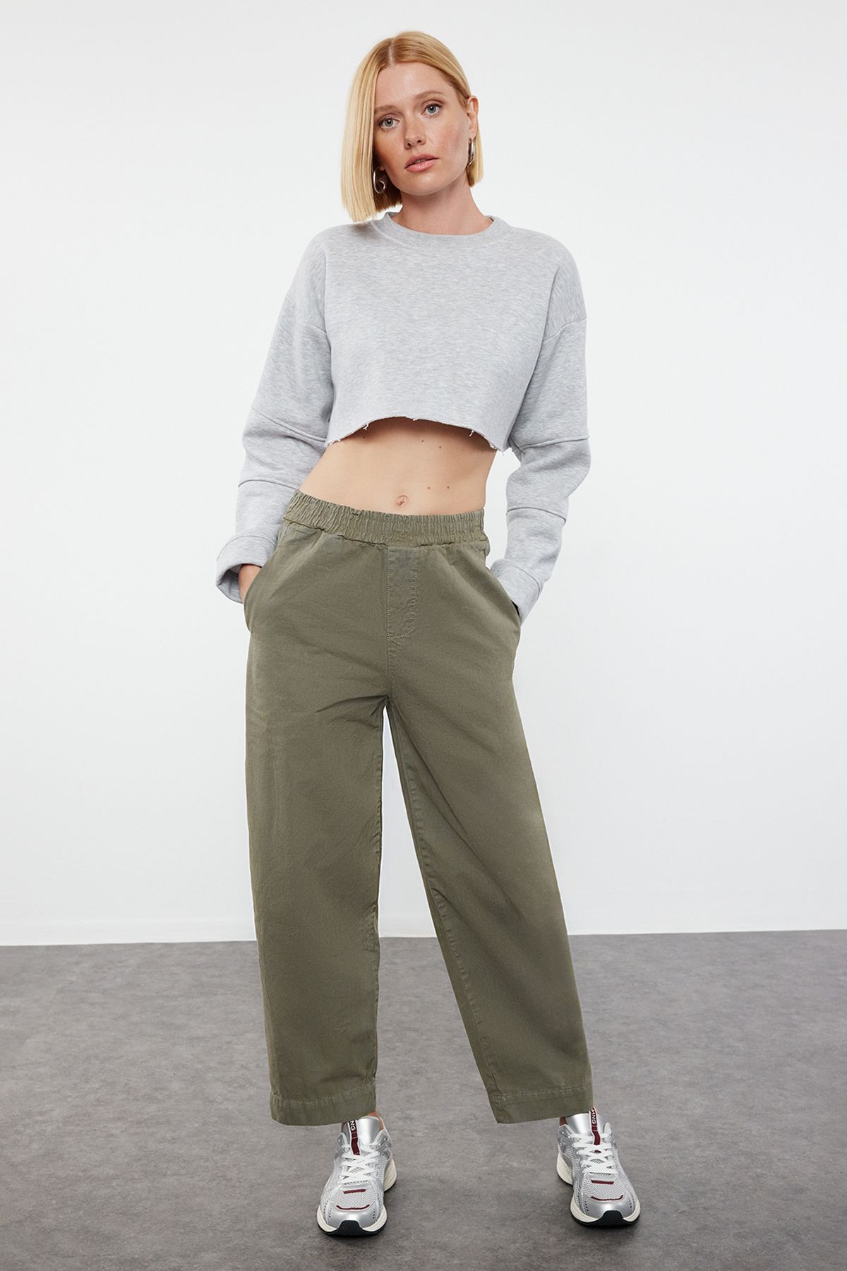 Trendyol Collection-Khakifarbene Baggy-Jeans mit hoher Taille – Barrel Cut TWOAW25JE00042 1