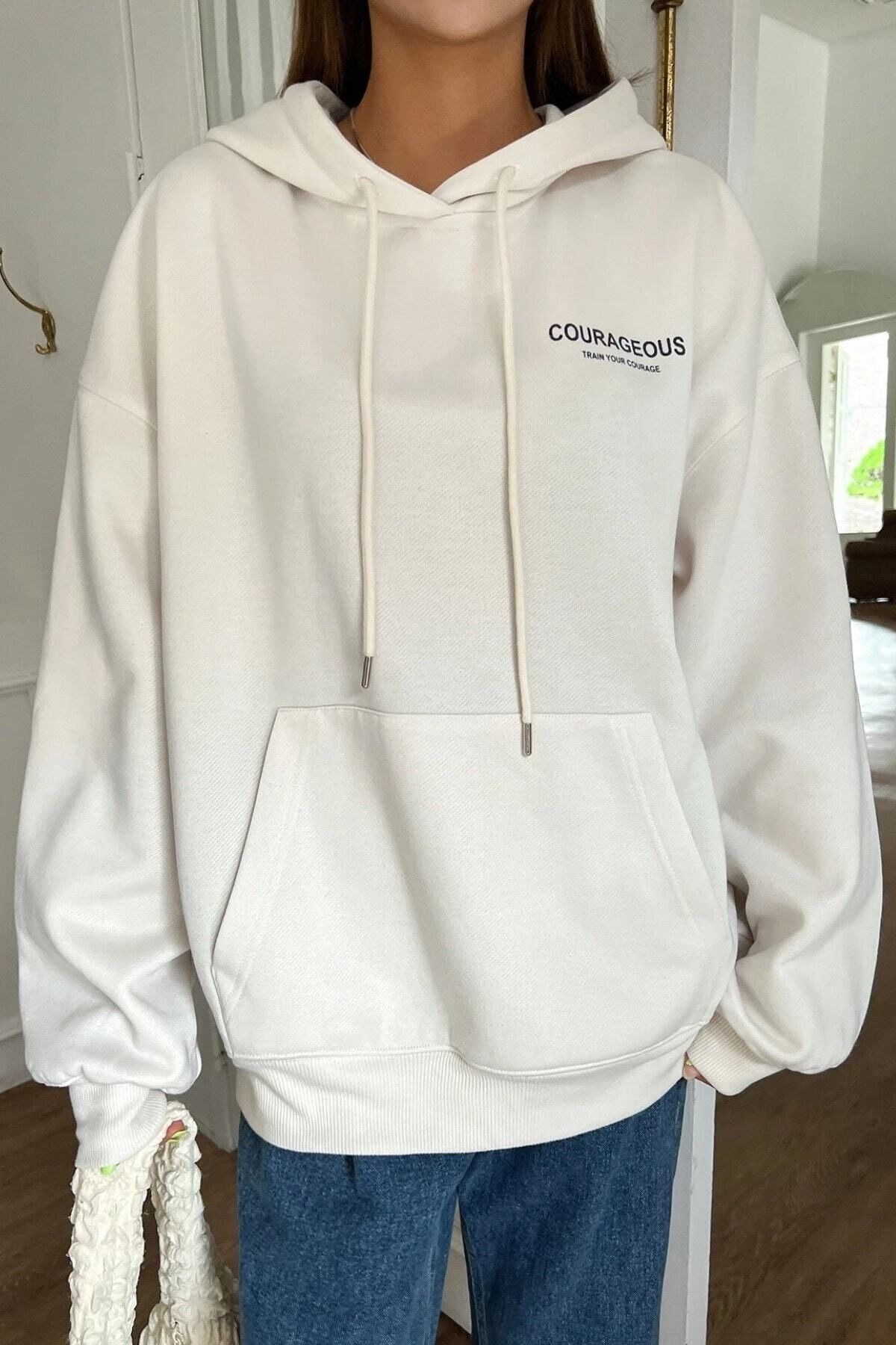 MODAGEN-Unisex-Sweatshirt in Weiß mit Stern-Aufdruck auf der Rückseite 5