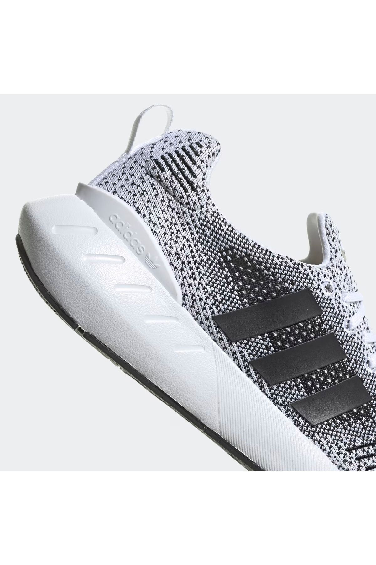adidas Original Swift Run 22 White Black GZ3507