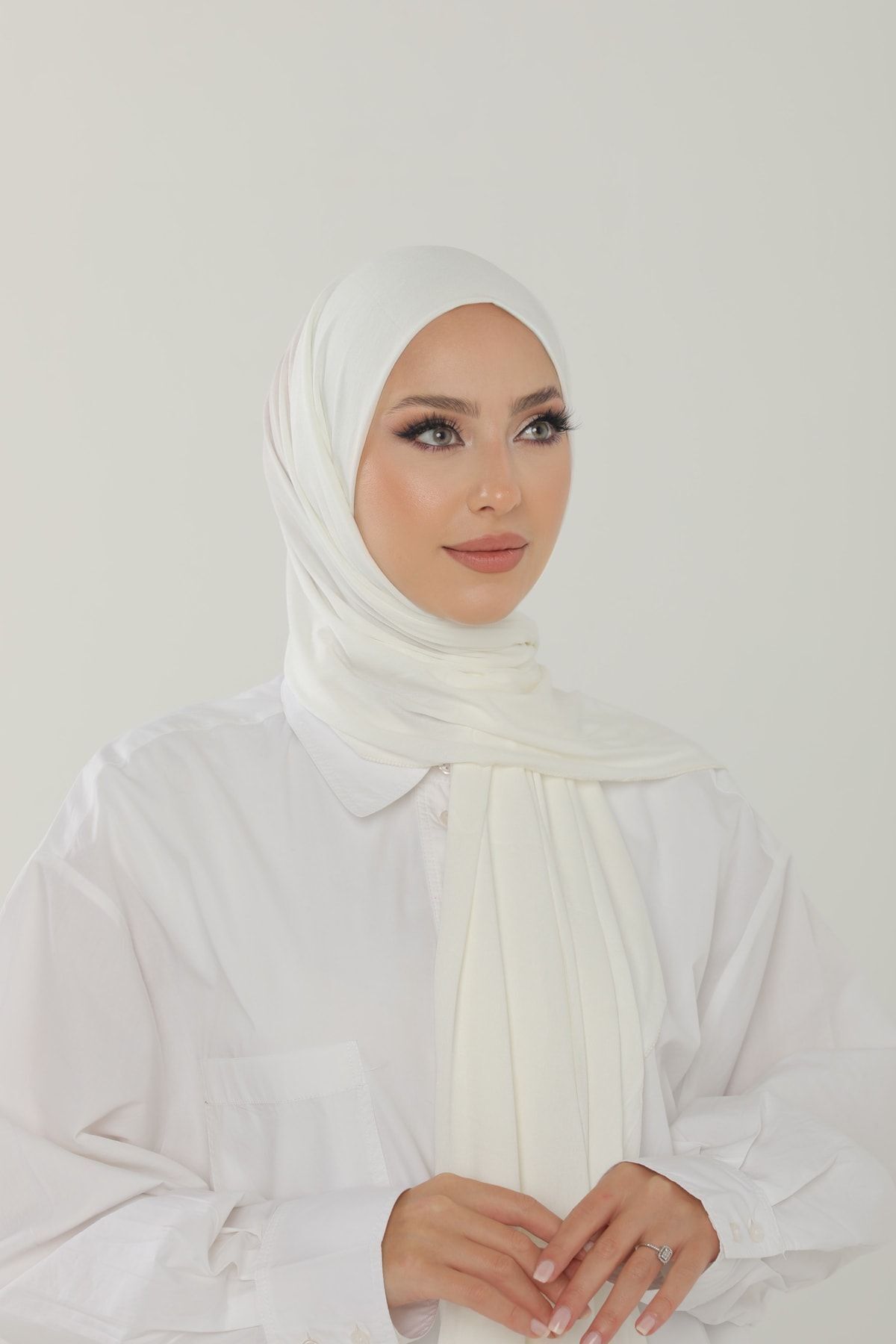 حجاب ابيض