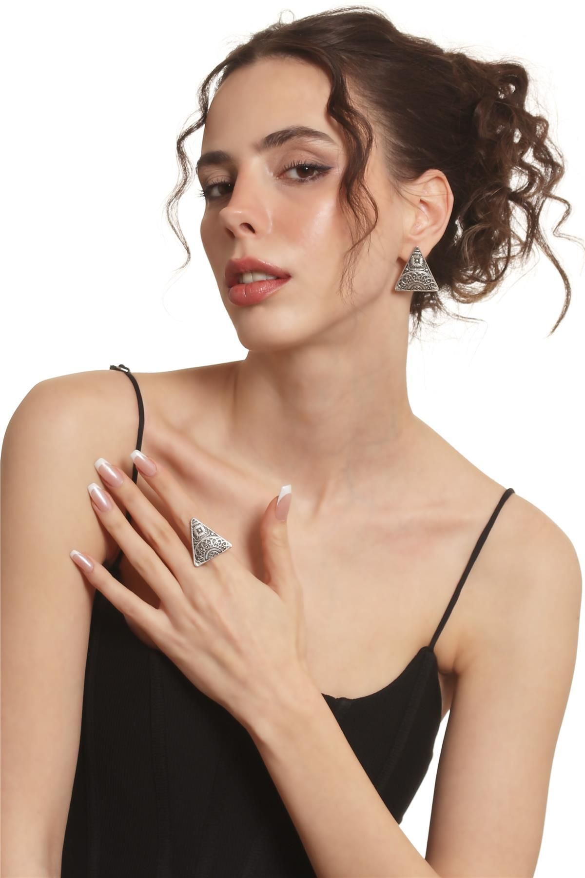 Kadın Antik Gümüş Kaplama Etnik Motif Baskılı Çivili Model Üçgen Küpe &Yüzük Set 3